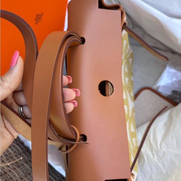 Authentic NEW RARE HERMES 2023 Toile H Plume Circuit 24 Herbag zip 31 with pouch - Picture 10 of 15